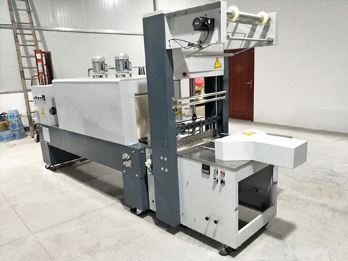 半自動(dòng)熱收縮膜包裝機