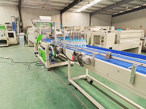 直線(xiàn)式膜包機