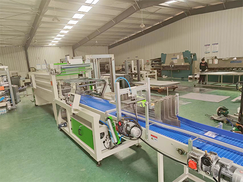 直線(xiàn)式膜包機